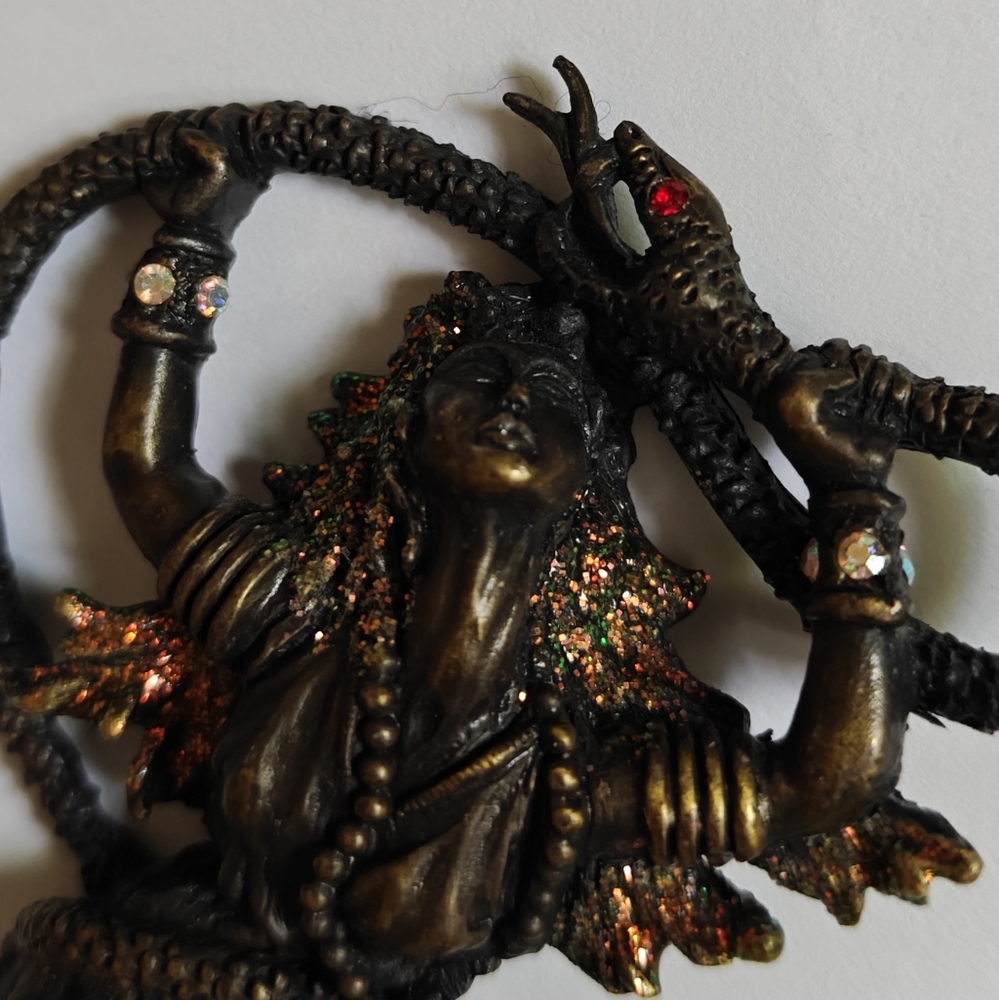 Vintage JJ Jonette Snake Charmer Lady Medusa Bronzed Brooch - Picture 3 of 10